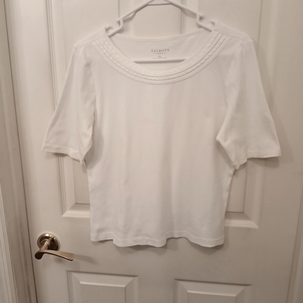 Talbots Top Tee Woman's Size M White EUC Minimalist Basic Top